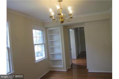 COURTS OF CHANDON - Residential Lease