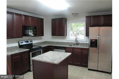 COURTS OF CHANDON - Residential Lease