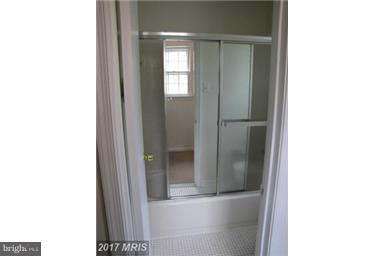 COURTS OF CHANDON - Residential Lease