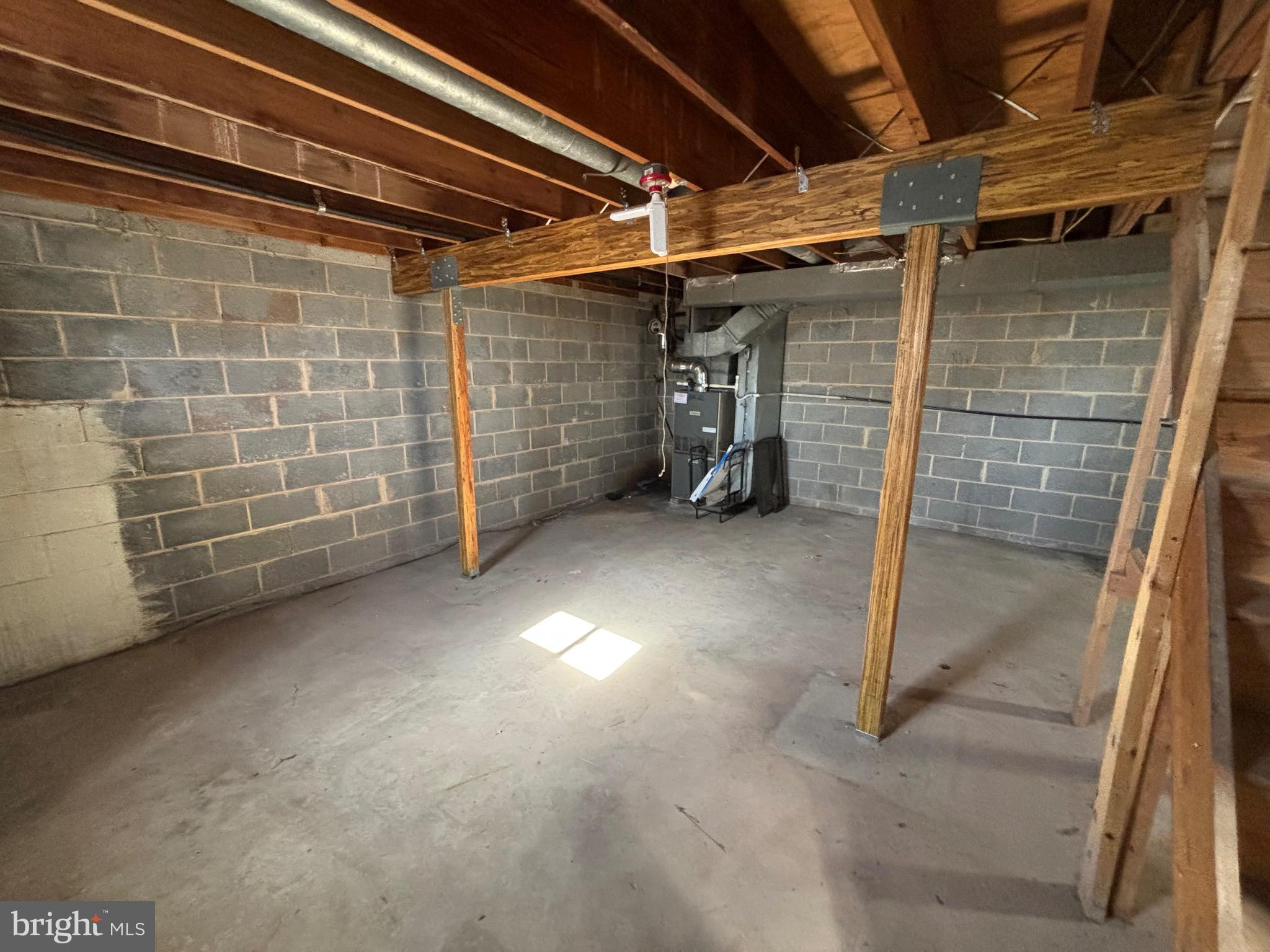 WHITPAIN HILLS - Residential