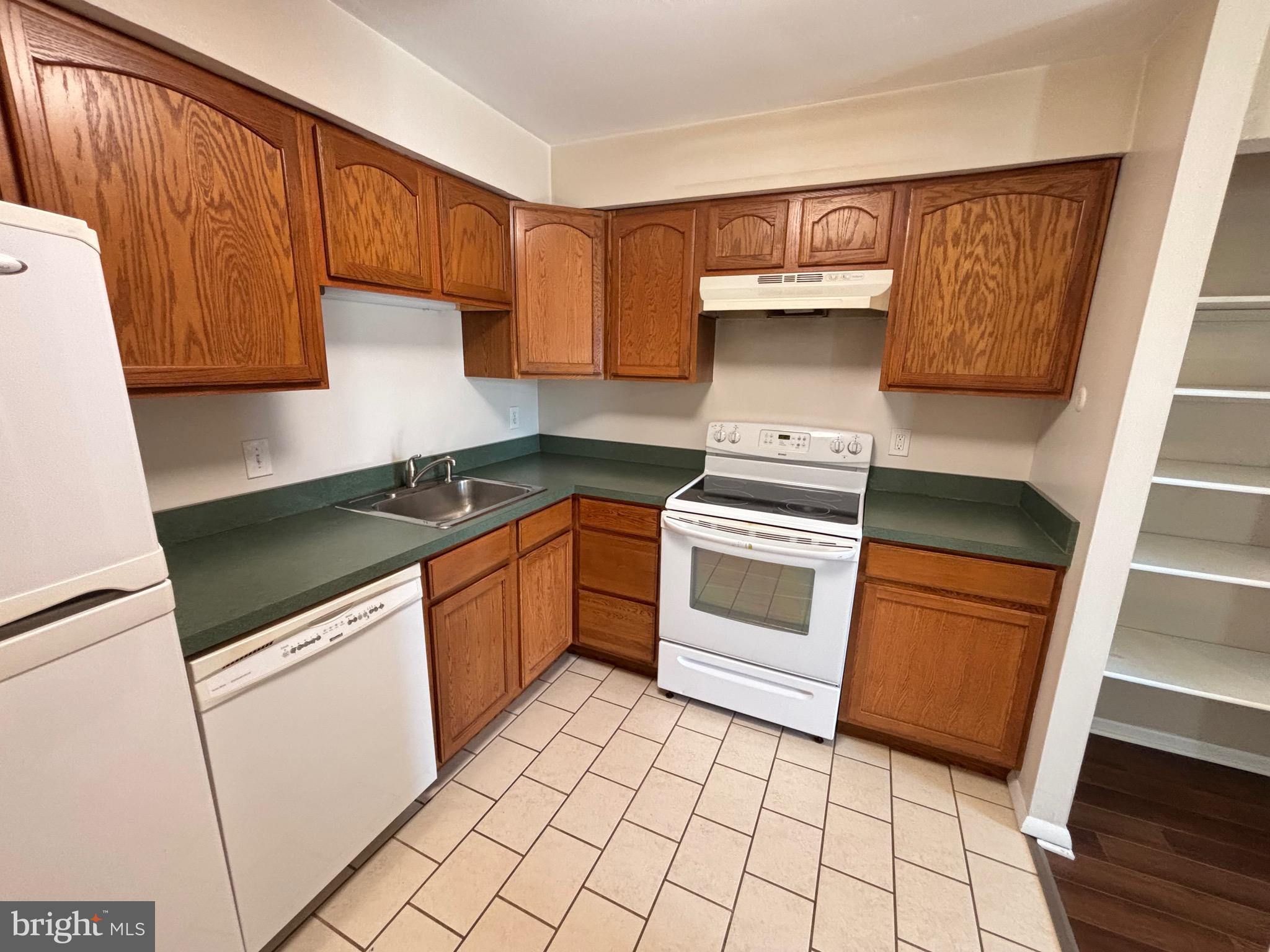 WHITPAIN HILLS - Residential