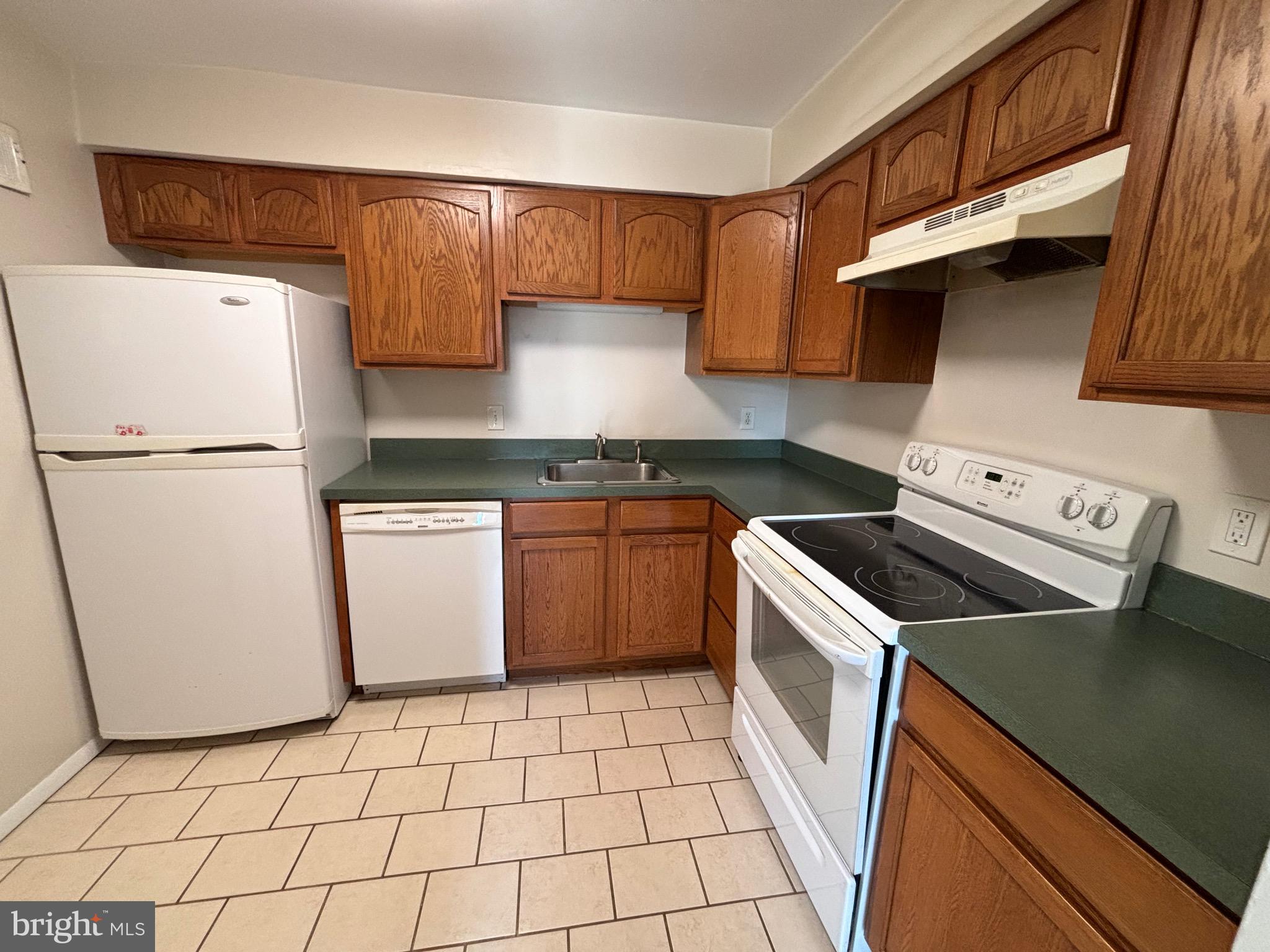 WHITPAIN HILLS - Residential