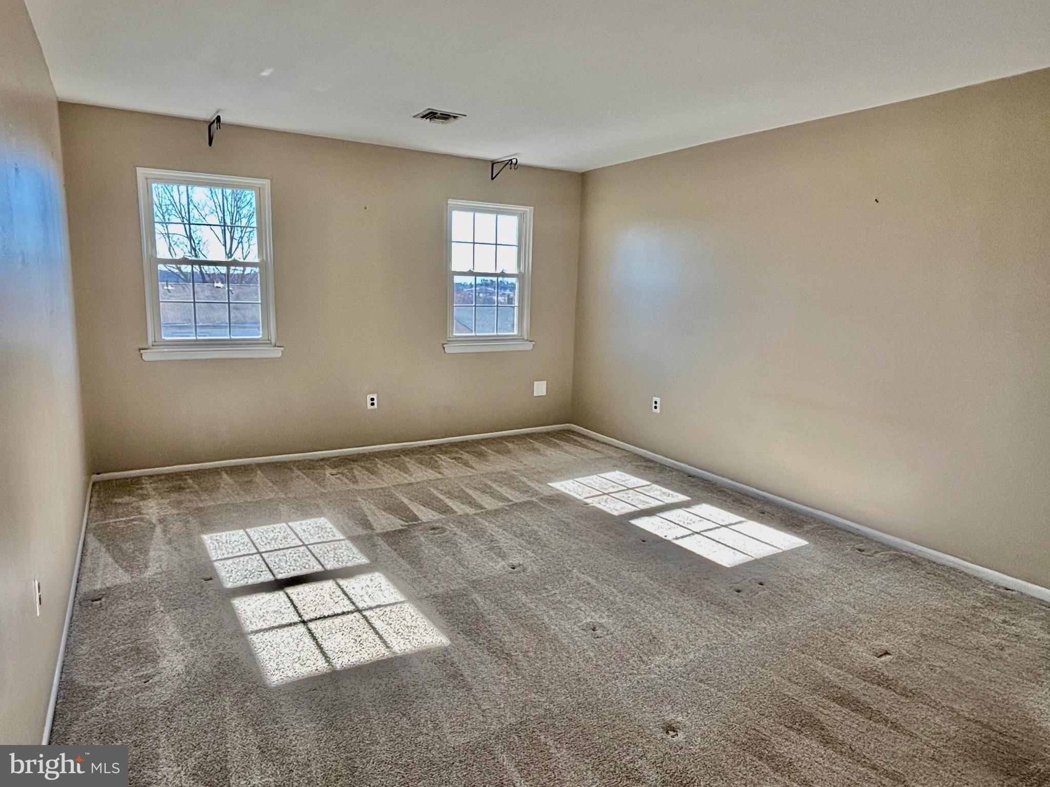 WHITPAIN HILLS - Residential