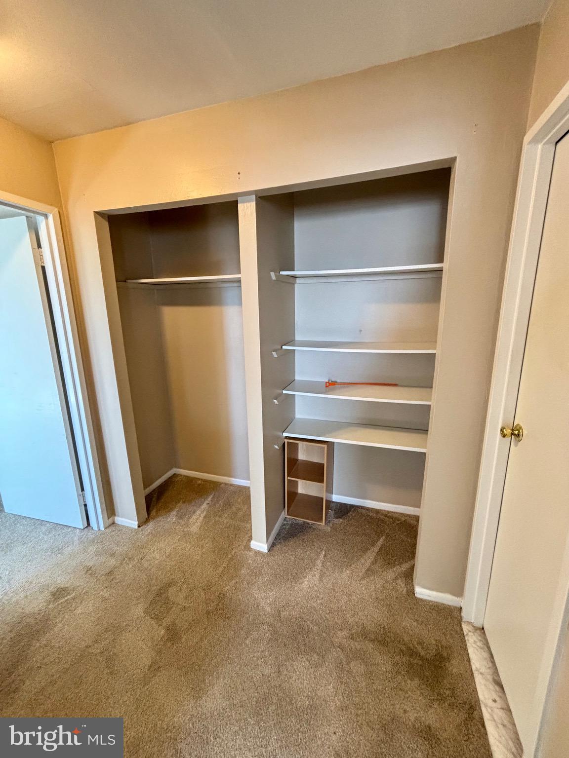 WHITPAIN HILLS - Residential