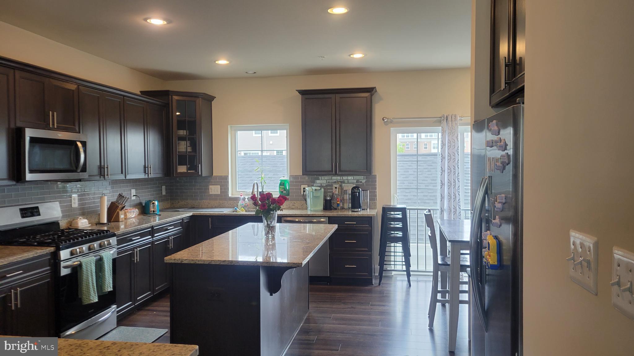 ST CHARLES TOWNS - Residential