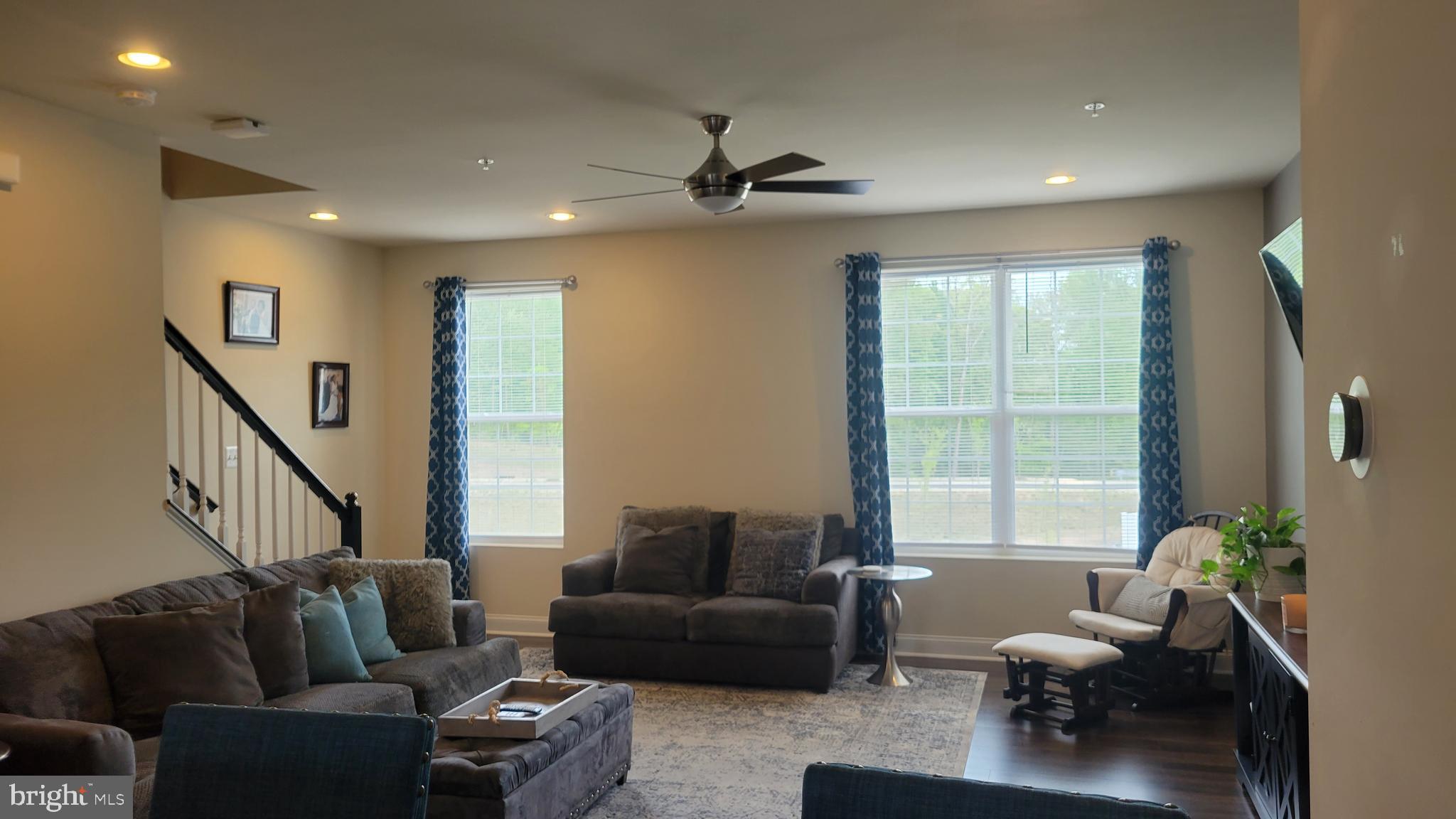 ST CHARLES TOWNS - Residential