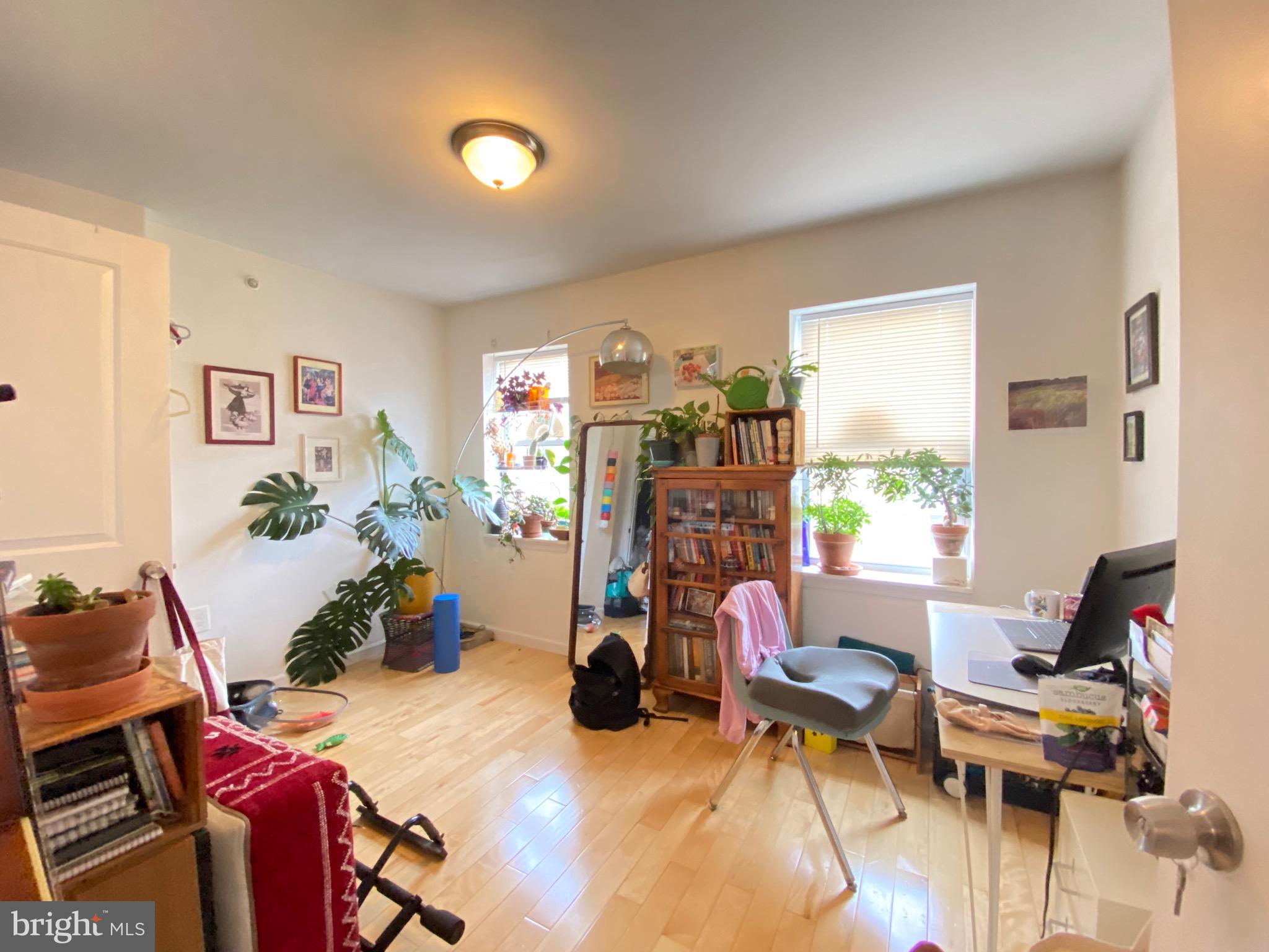 EAST FALLS - Residential Lease