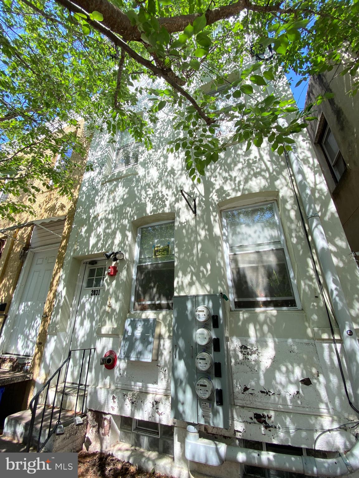 EAST FALLS - Residential Lease