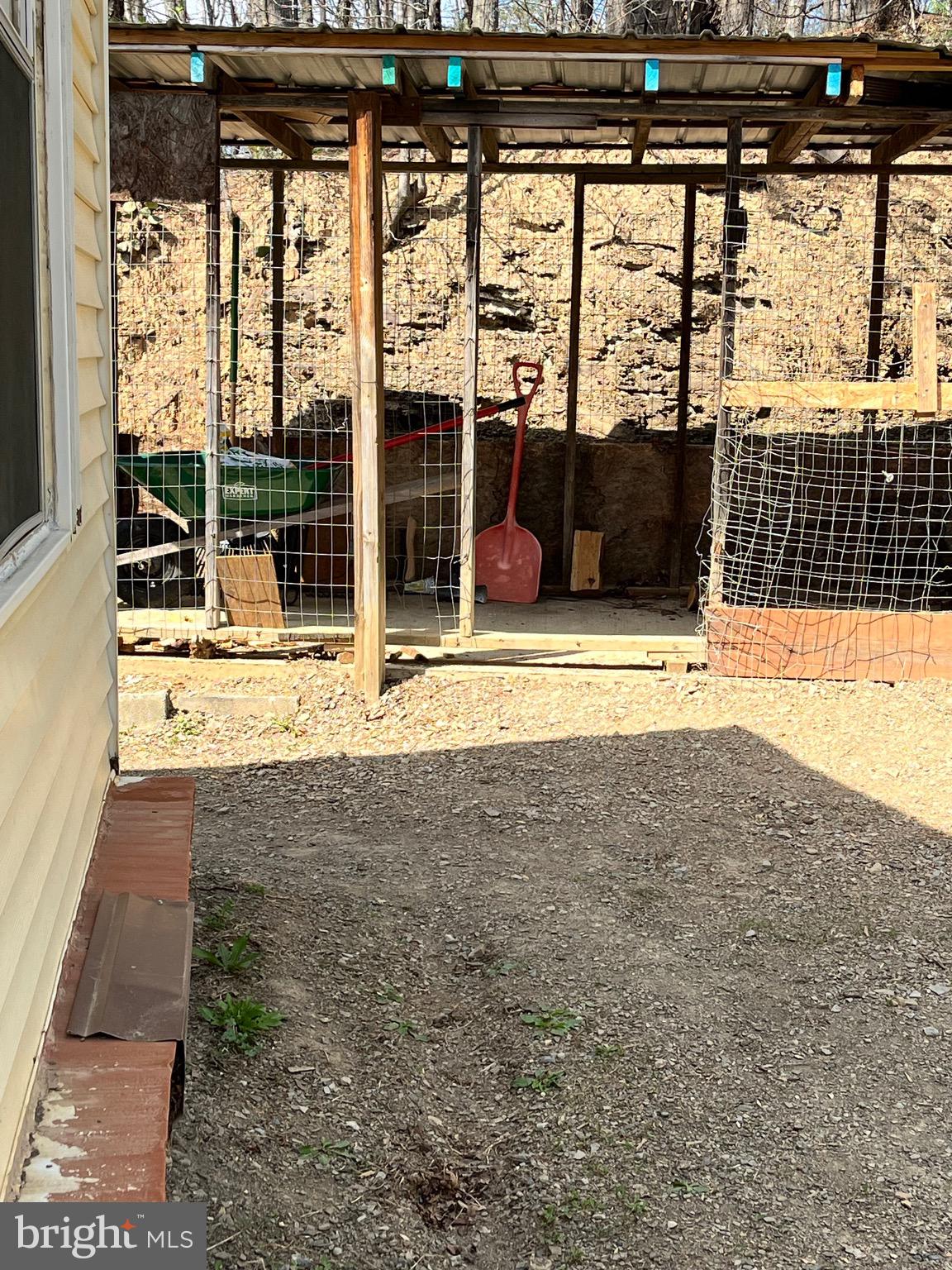 MIDDLE MOUNTAIN - Residential