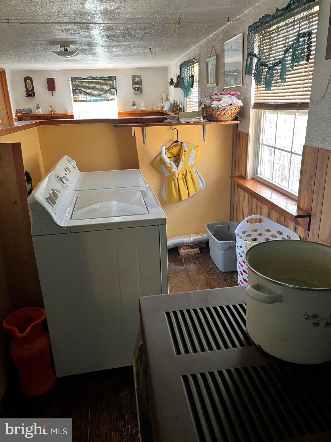 MIDDLE MOUNTAIN - Residential