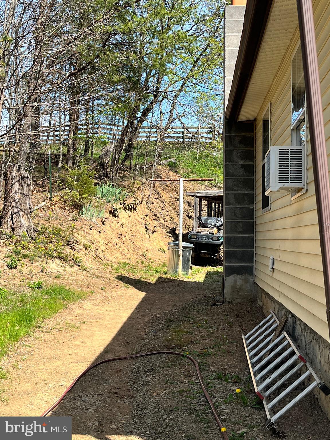 MIDDLE MOUNTAIN - Residential