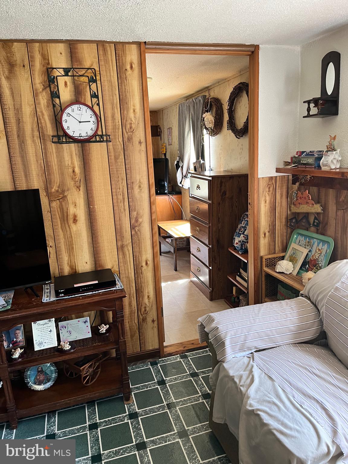 MIDDLE MOUNTAIN - Residential