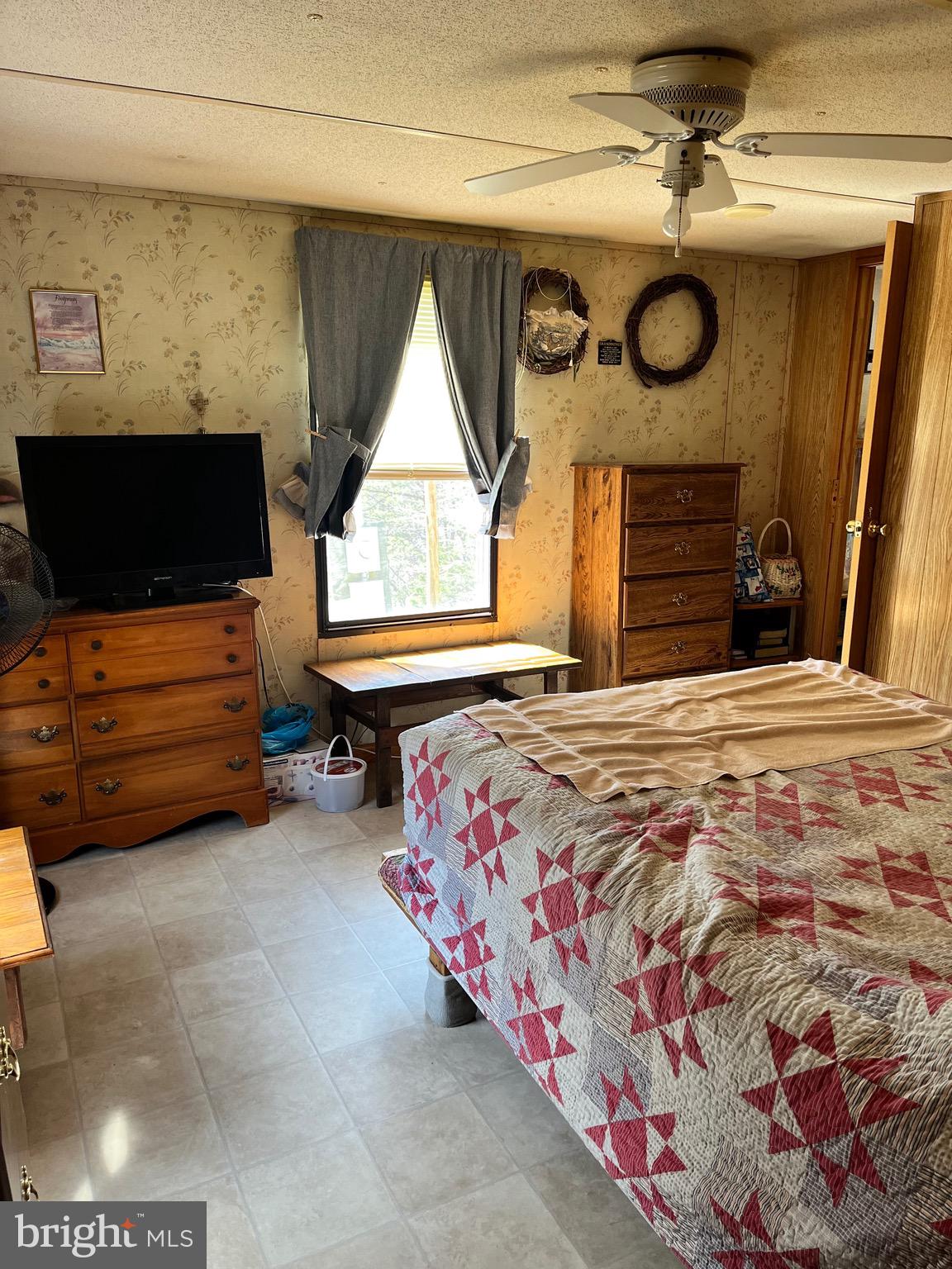 MIDDLE MOUNTAIN - Residential