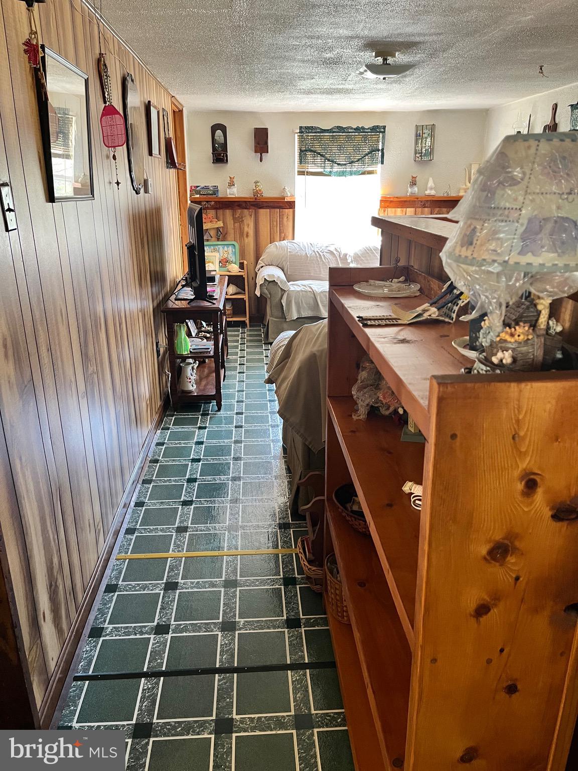 MIDDLE MOUNTAIN - Residential