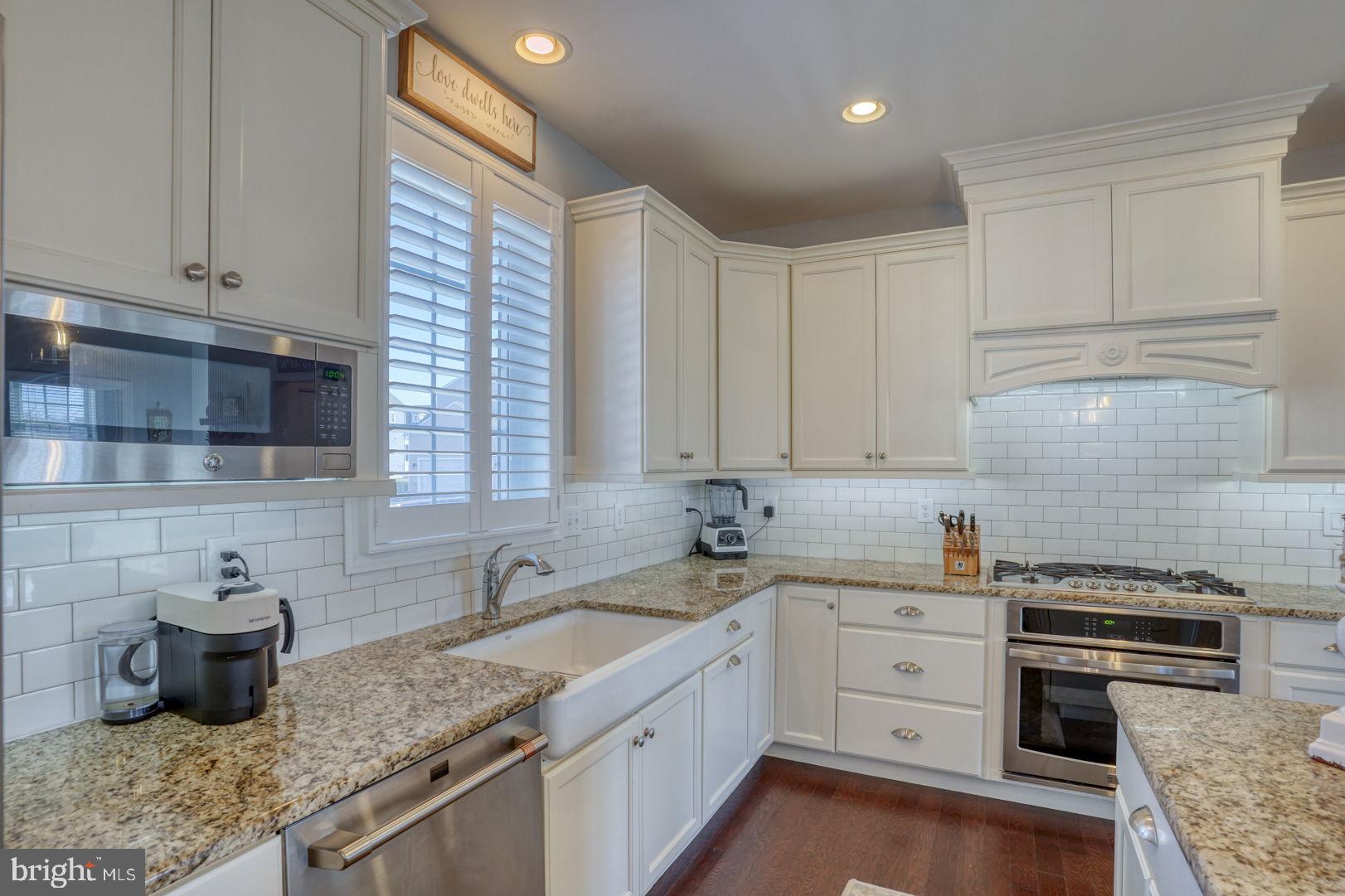 513 SPRING HOLLOW DRIVE