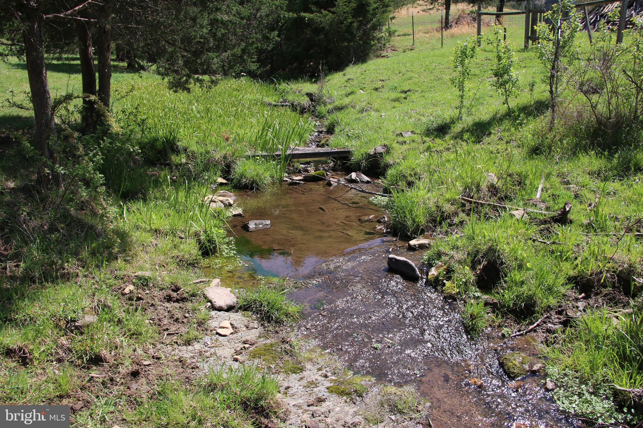 COLD SPRING HOLLOW LANE