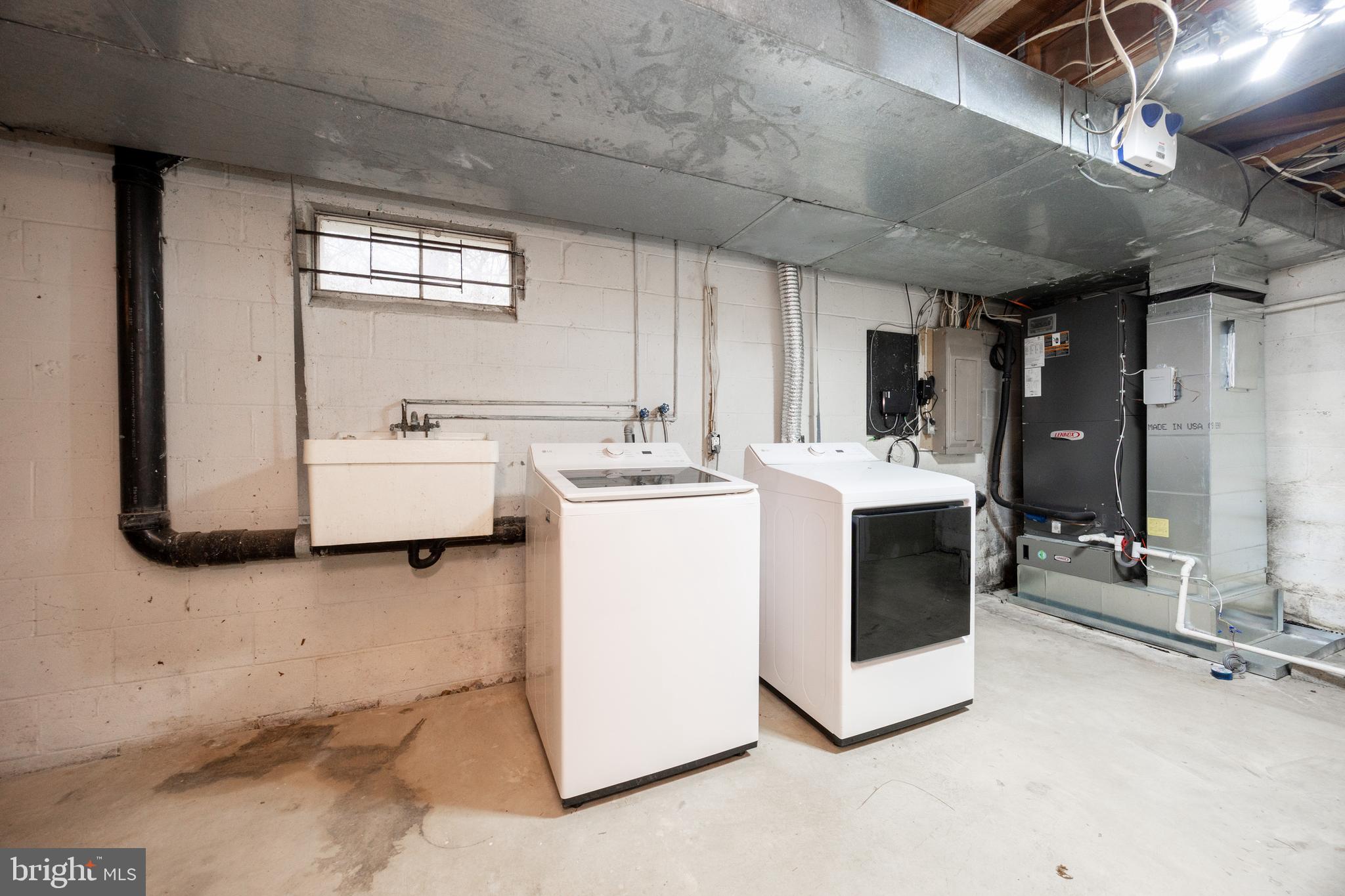 LIONGATE - Residential