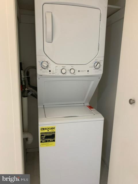 ROTONDA - Residential Lease