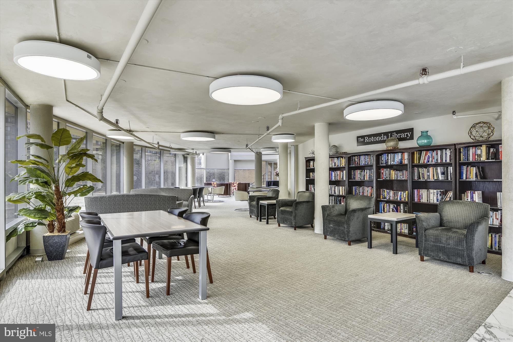 ROTONDA - Residential Lease