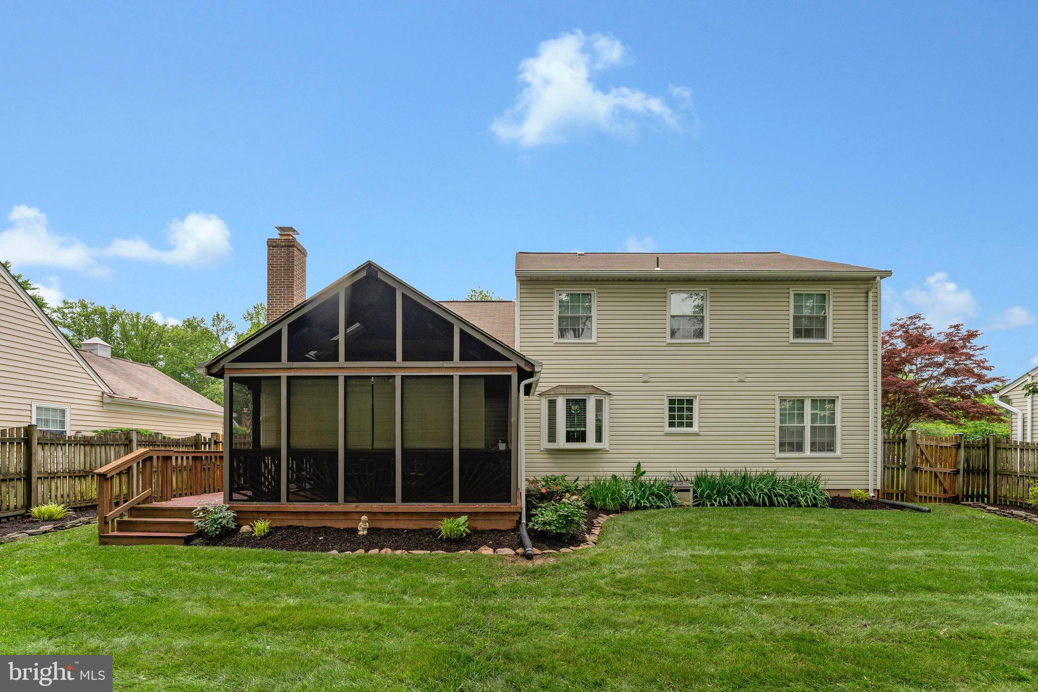 5254 QUEENS WOOD DRIVE