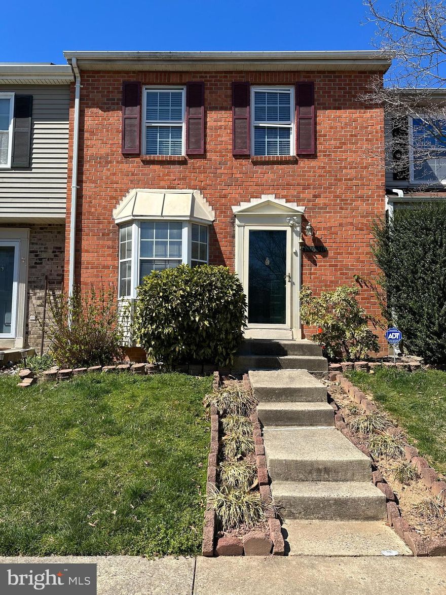 LARGE TOWNHOUSE WITH 3 LEVELS FINISHED. FEATURES INCLUDE : 3 BEDROOMS, 3 FULL BATHS, 1 HALF BATH. BEAUTIFUL BRICK FRONT WITH BAY WINDOW , FENCED BACK YARD WITH CUSTOM DECK STEP DOWN TO A  BRICK PATIO, STORAGE SHED. PROPERTY BACK TO THE COMMON AREA, A FEW STEPS TO THE TOT LOT.  MAIN LEVEL HAS BRIGHT KITCHEN WITH BREAKFAST AREA, PANTRY AND AN OPENING TO DINING ROOM.  LARGE LIVING ROOM WITH FIREPLACE  AND SLIDING DOOR OPEN TO WOOD DECK. UPPER LEVEL FEATURES LARGE PRIMARY BEDROOM WITH PRIMARY BATH, TWO OTHER BEDROOMS, A HALL BATH WITH TUB SHOWER, A LINEN CLOSET.  LOWER LEVEL FULLY FINISHED WITH A GREAT REC ROOM, ONE FULL BATH, LAUNDRY ROOM, STORAGE UNDER STAIRS.  GREAT LOCATION, NEAR SHOPS,  BUS, EASY ACCESS TO I270.  MOST MAJOR SYSTEMS AND APPLIANCES HAVE BEEN UPDATED , ONLY NEEDED SOME COSMETIC IMPROVEMENT ***GOOD CONDITION BUT SOLD AS-IT***