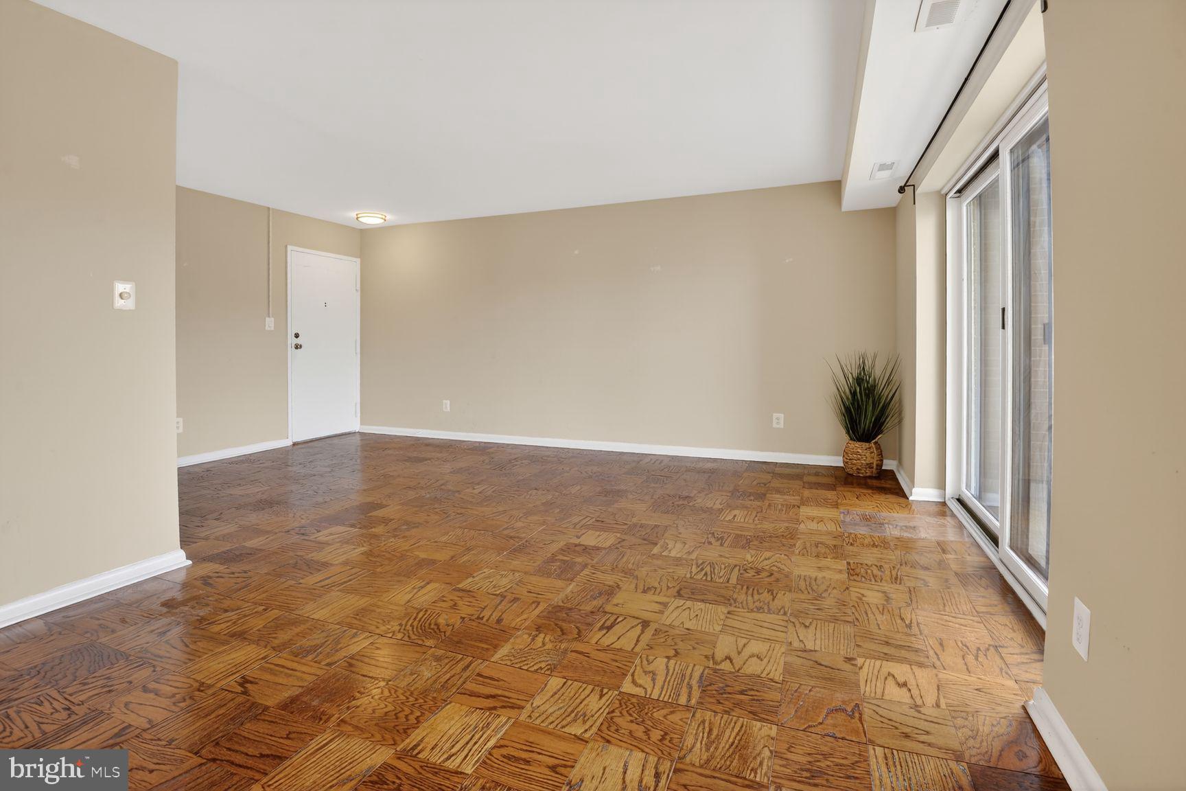 1931 N CLEVELAND STREET 601