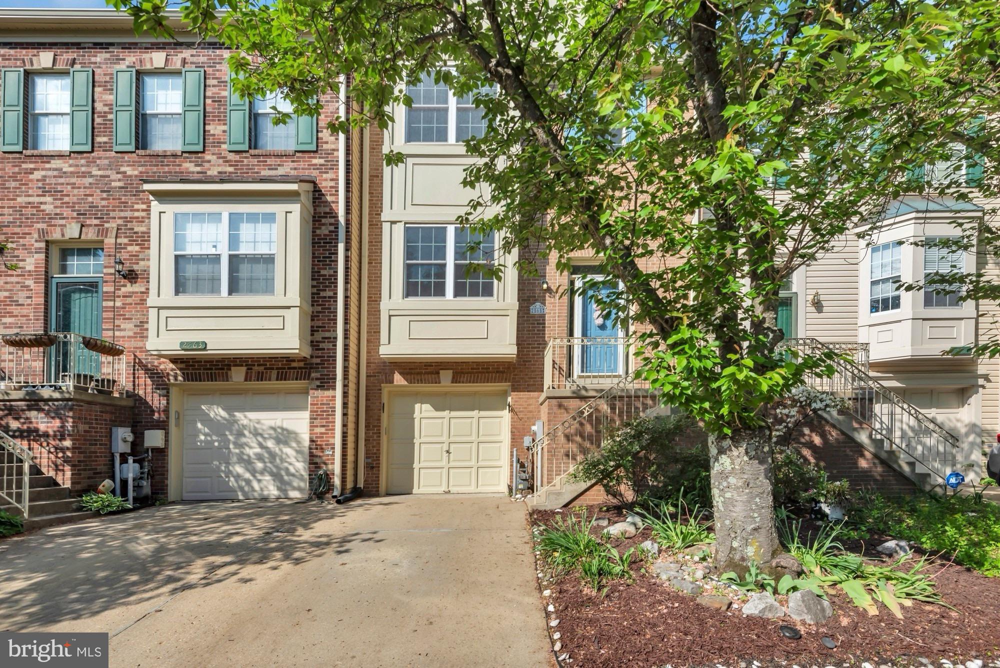 2565 WINDY OAK COURT