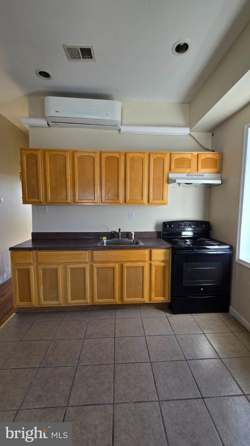 4625 N BROAD STREET 3RD FLOOR