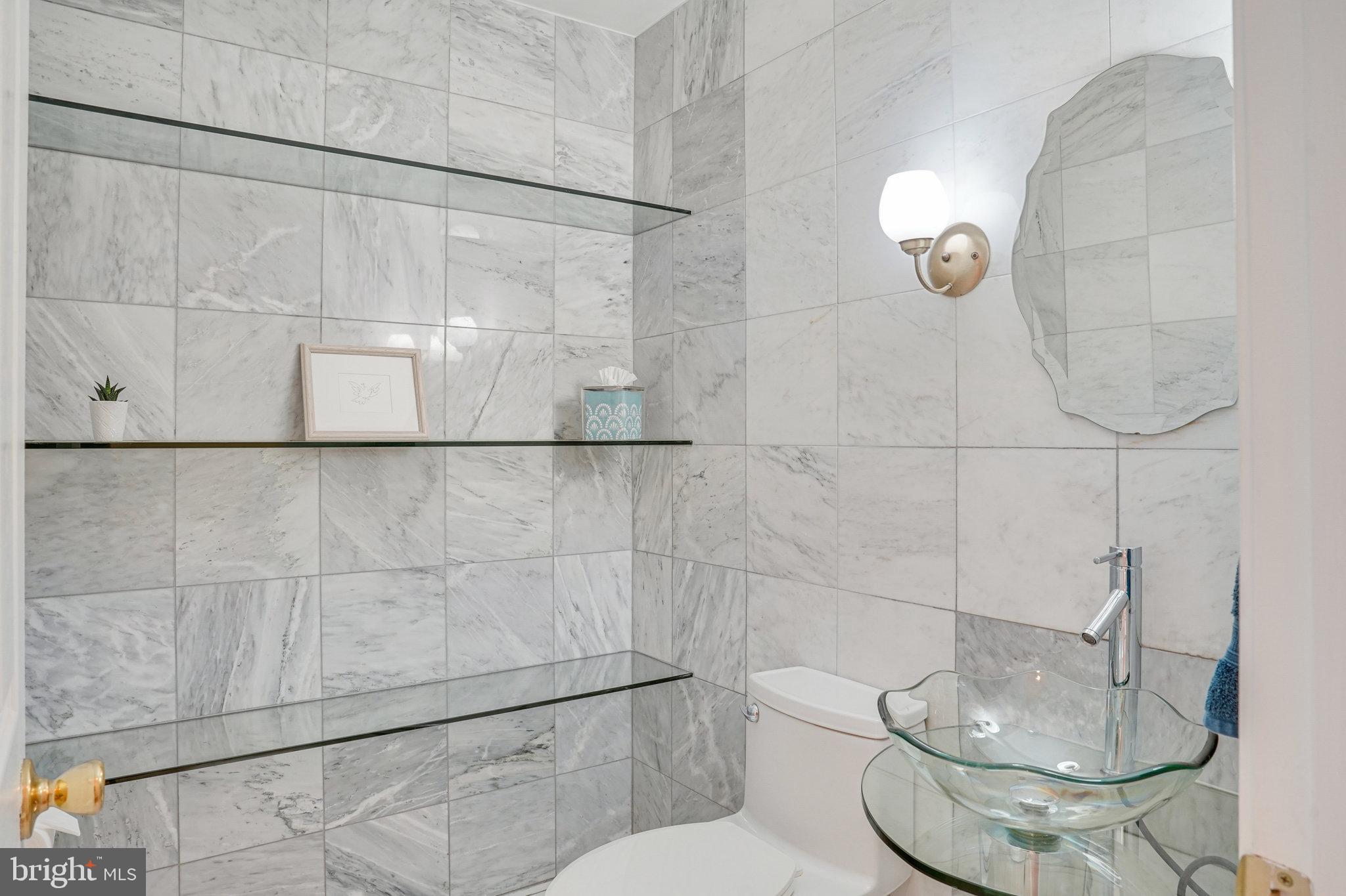 FOUR SEASONS - Residential