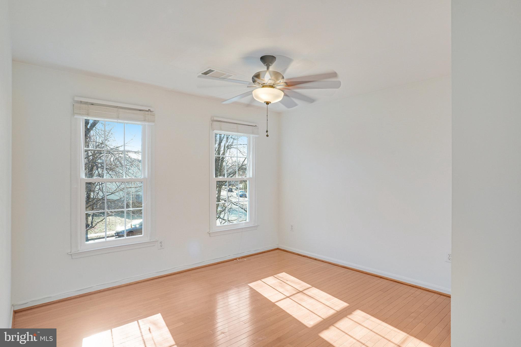 FOUR SEASONS - Residential