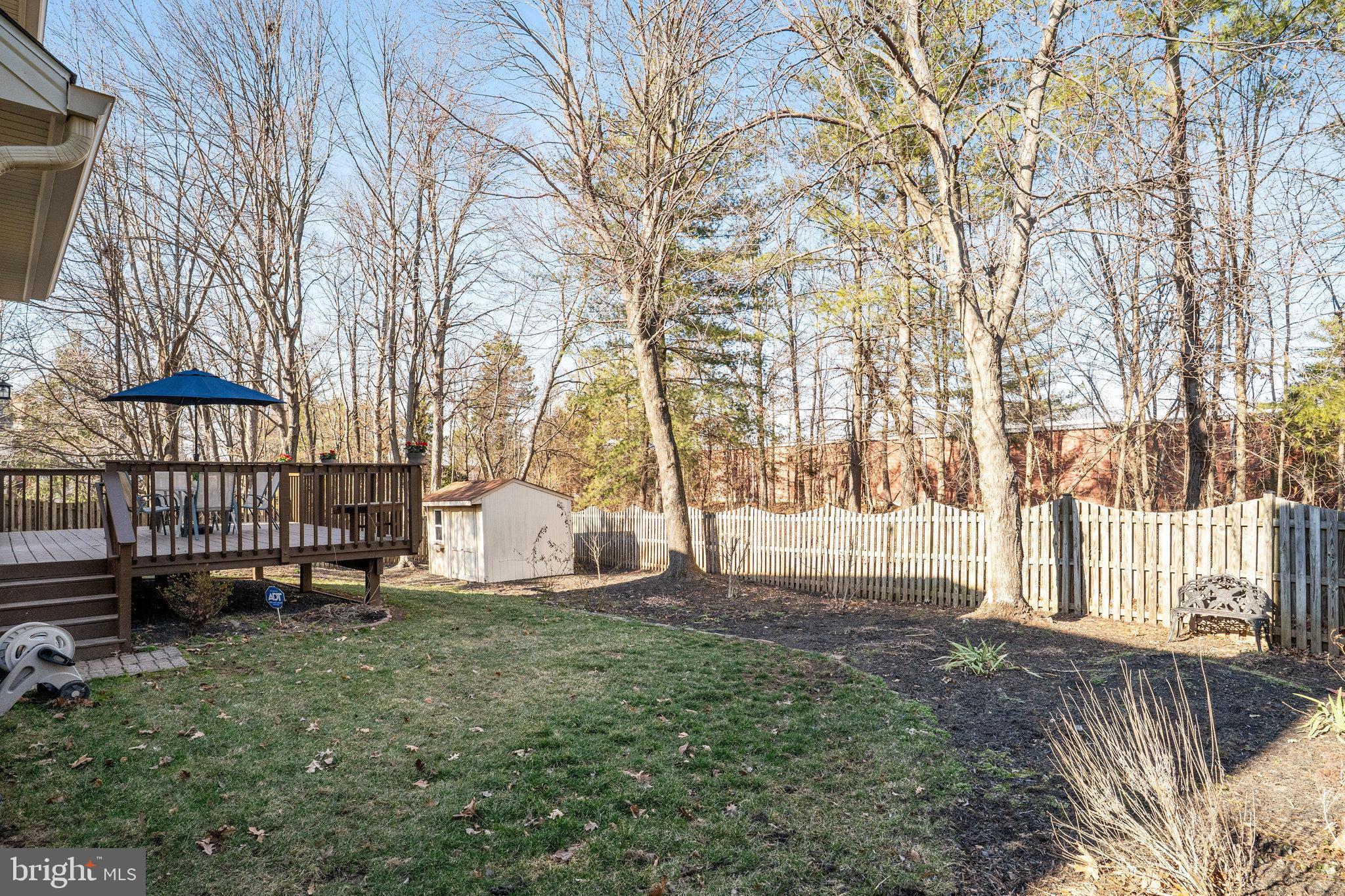 FOUR SEASONS - Residential