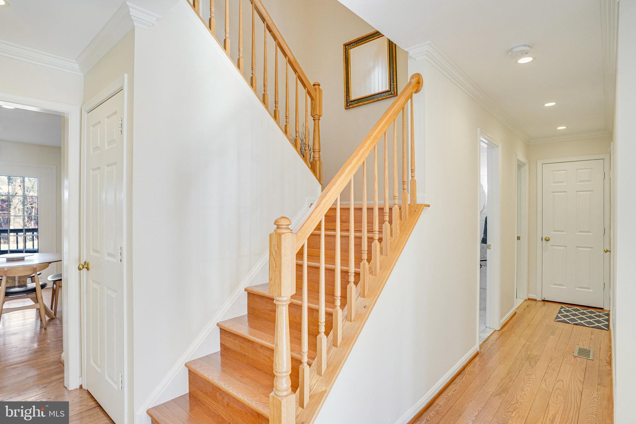 FOUR SEASONS - Residential