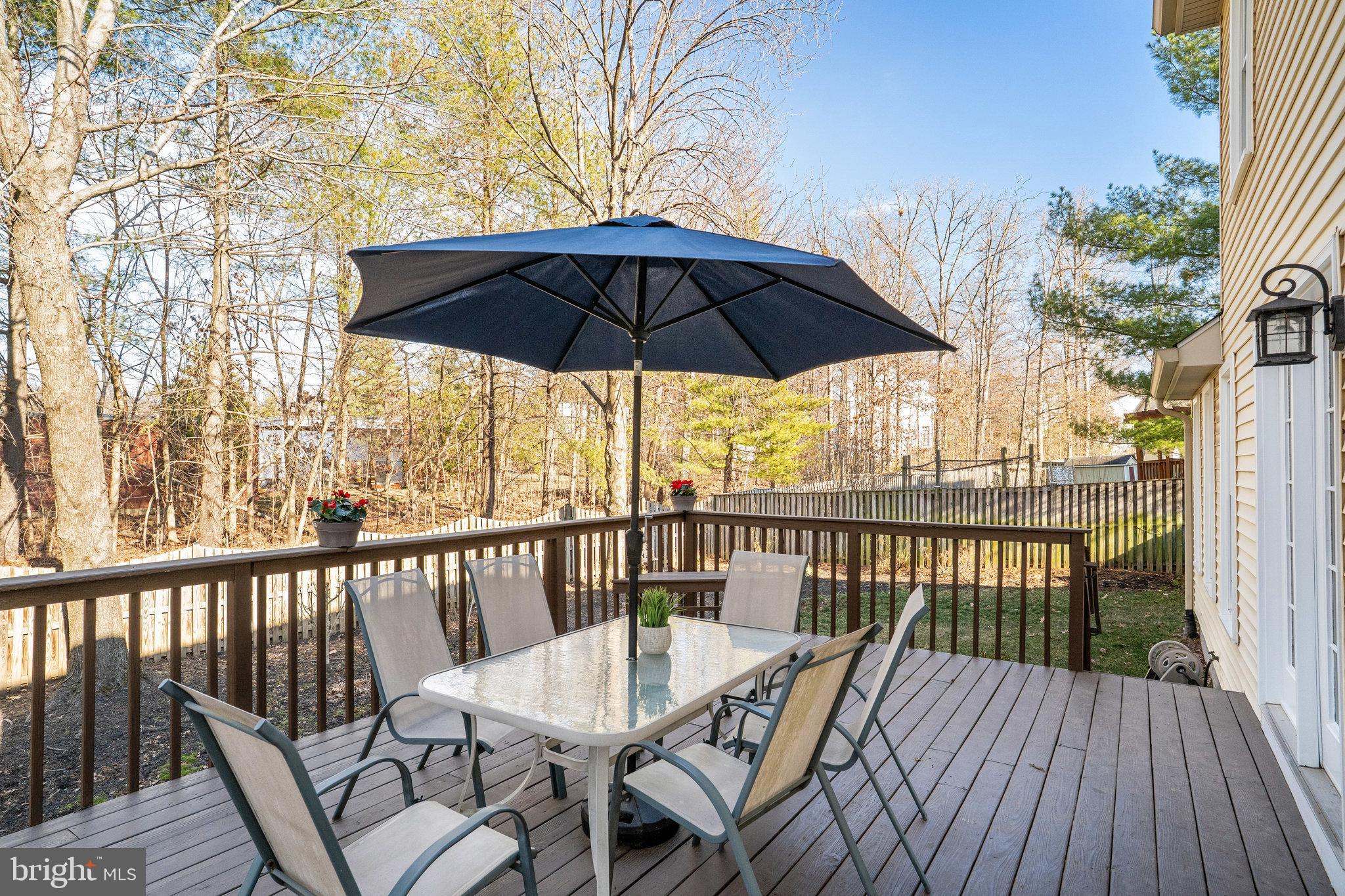 FOUR SEASONS - Residential