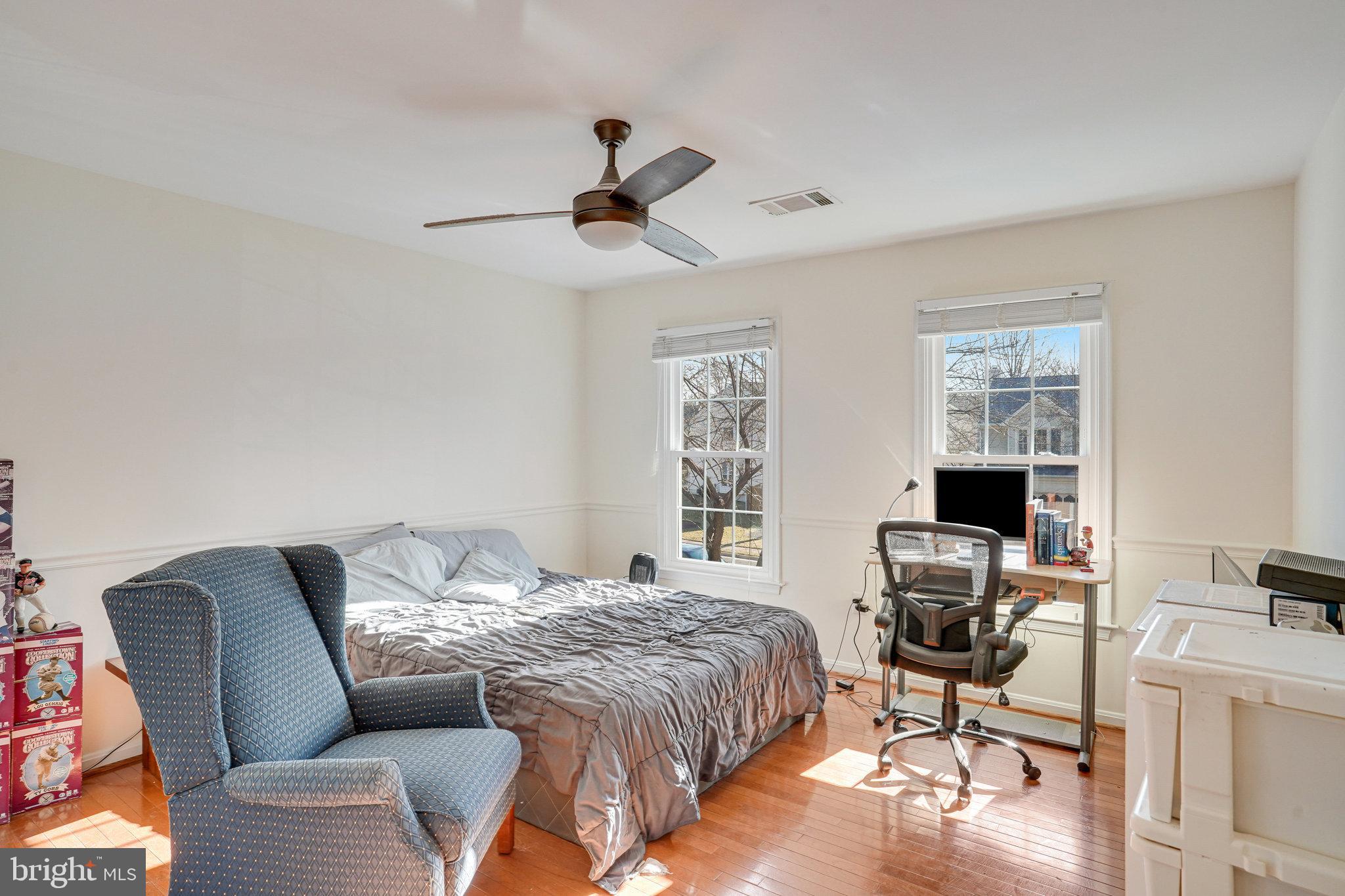 FOUR SEASONS - Residential