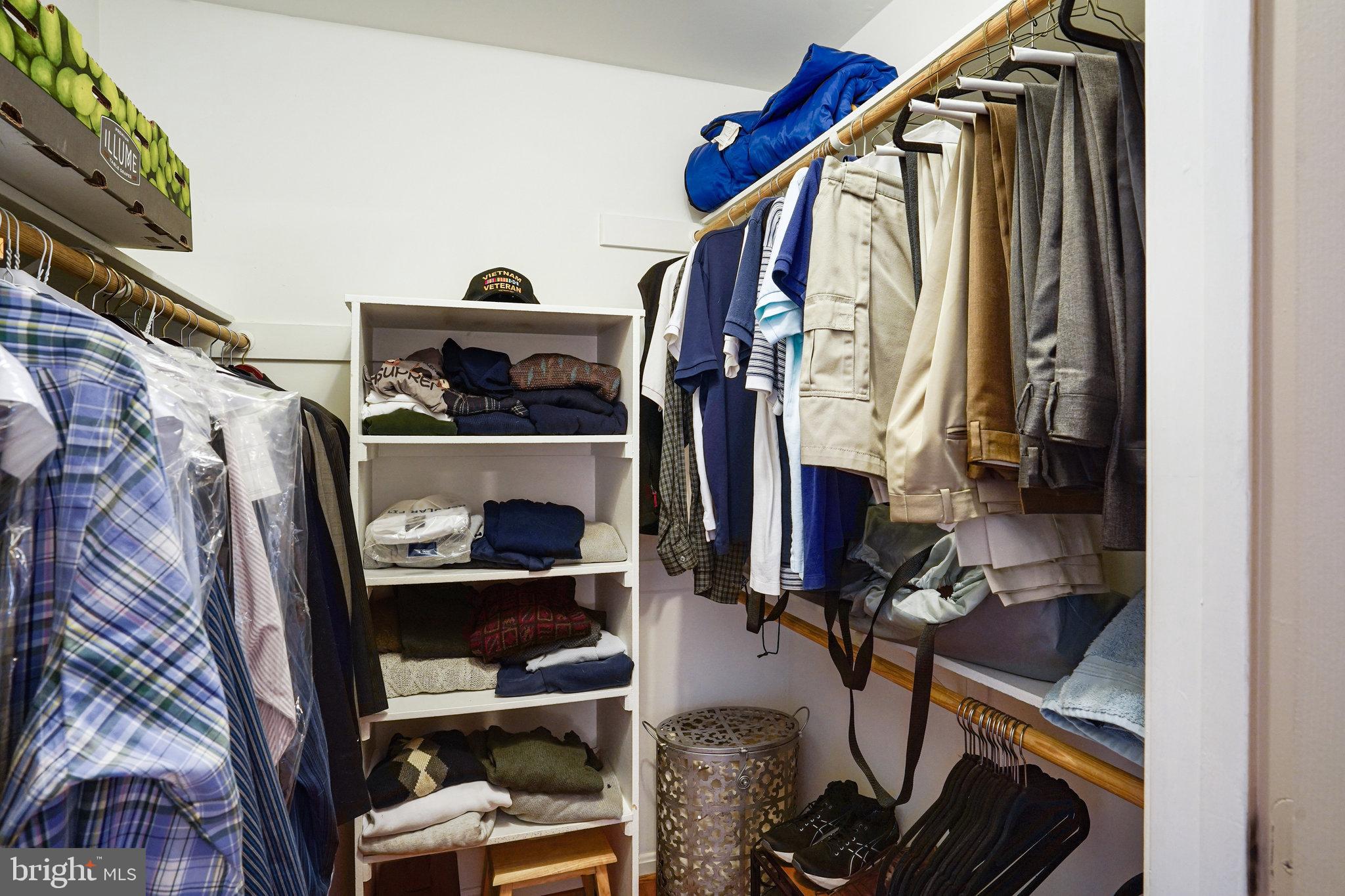 FOUR SEASONS - Residential