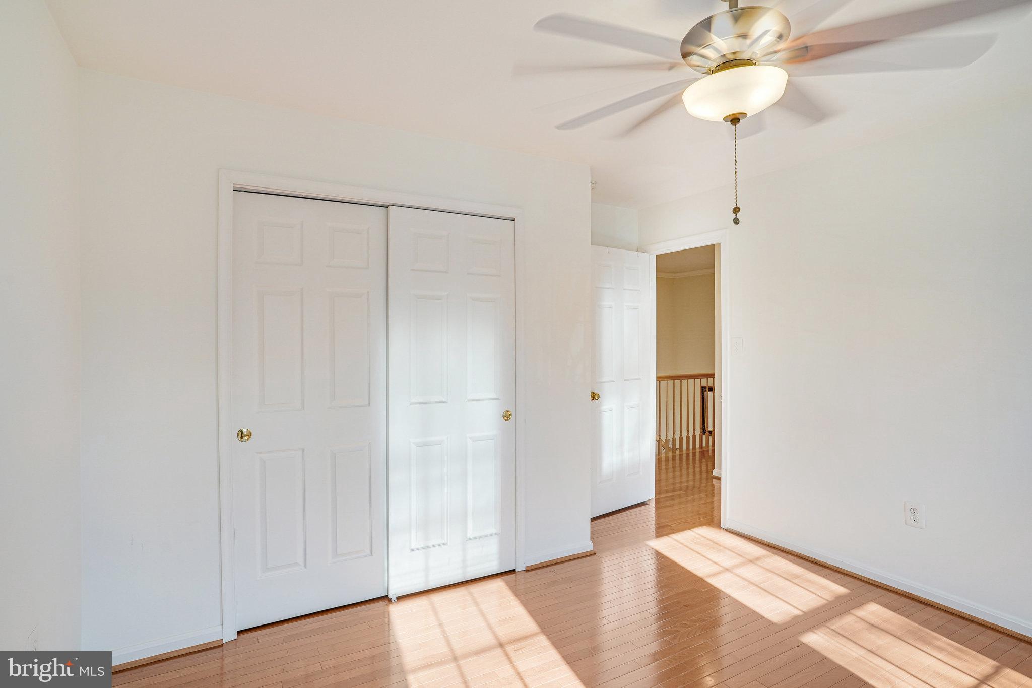 FOUR SEASONS - Residential