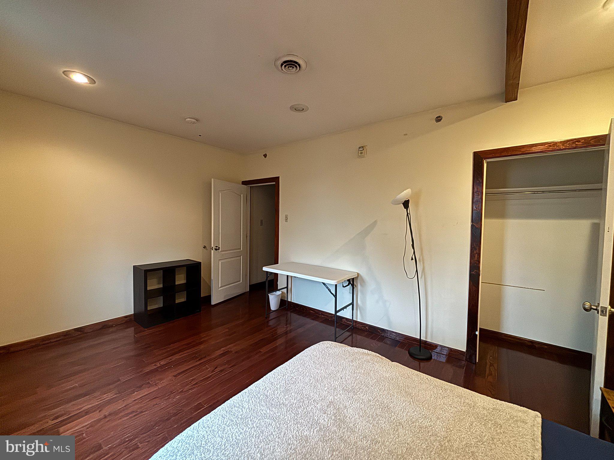 1824 W DIAMOND STREET 3RD FLOOR