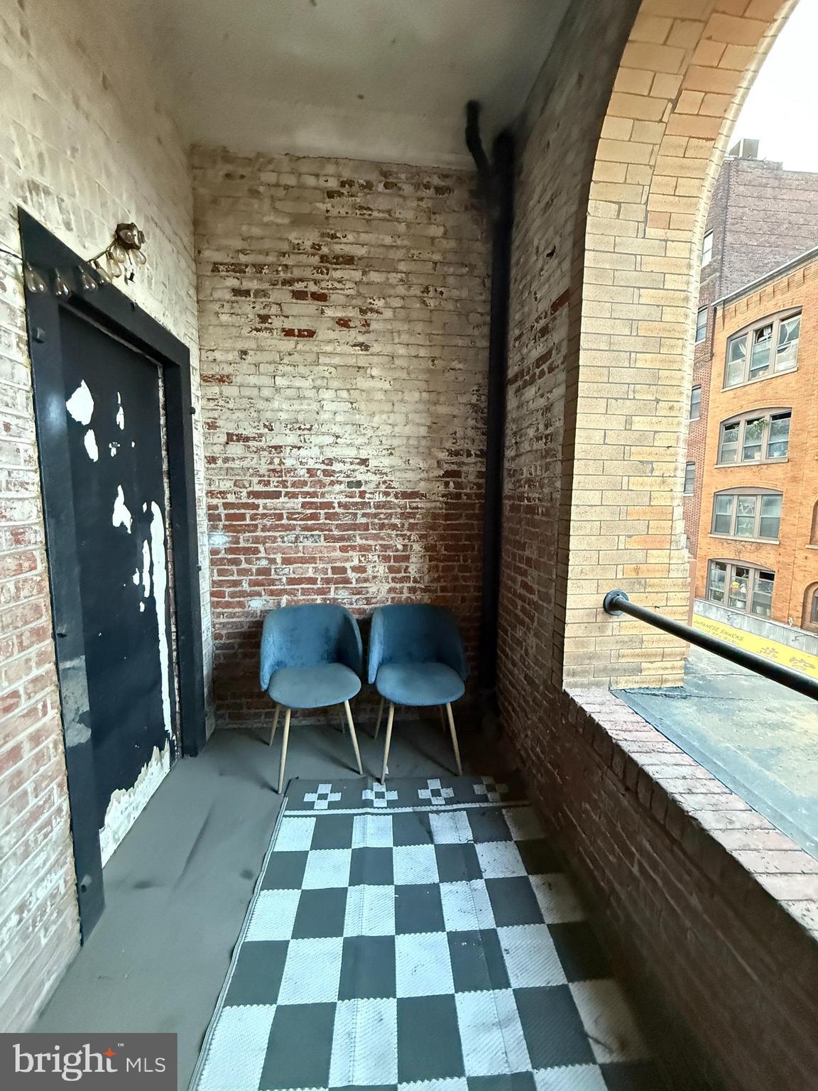 CHINATOWN - Residential Lease