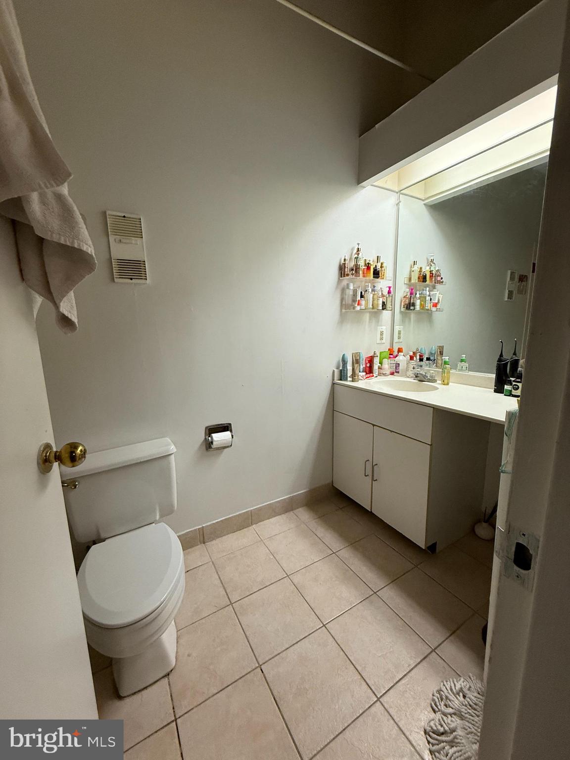 CHINATOWN - Residential Lease