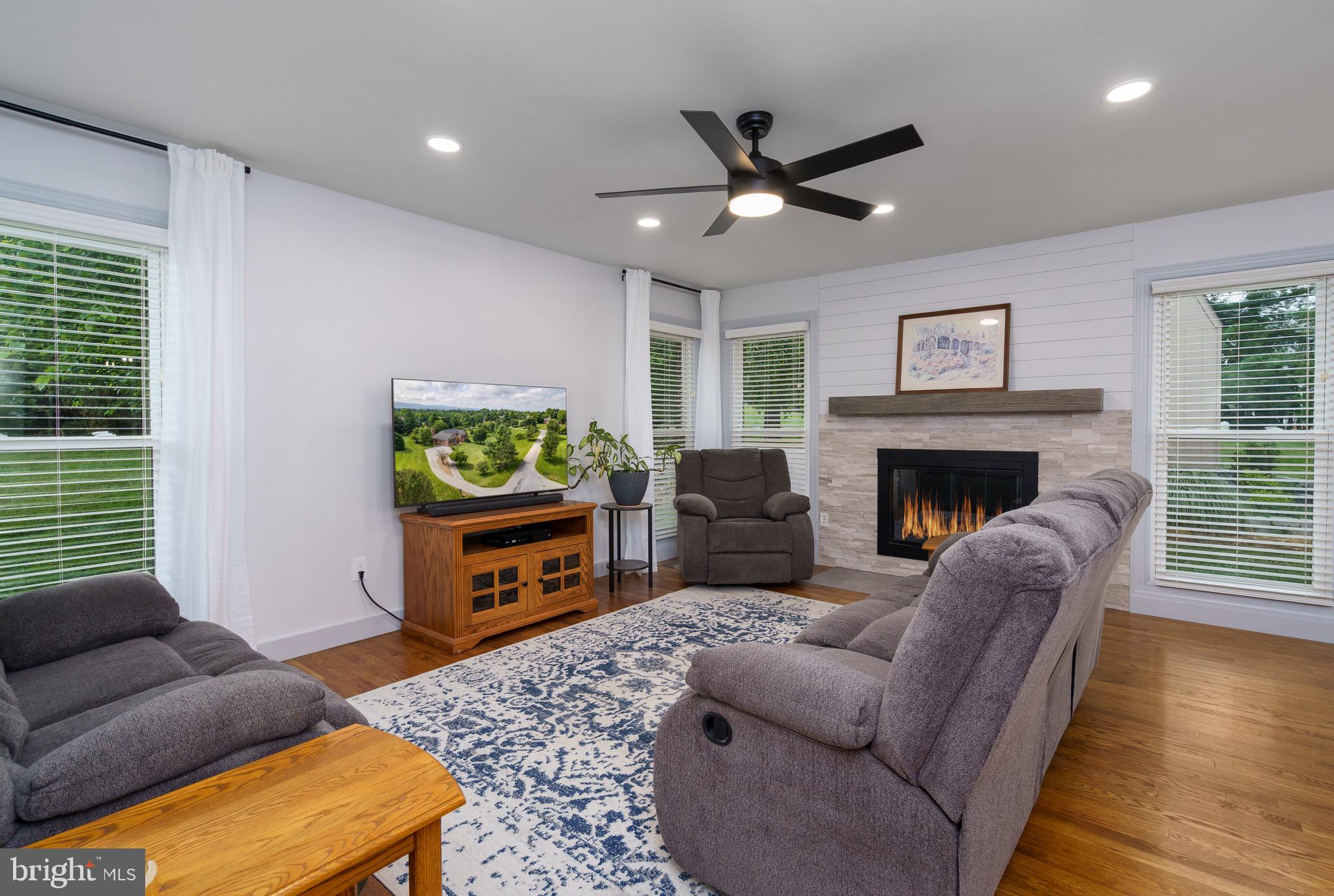 EASTLAND - Residential