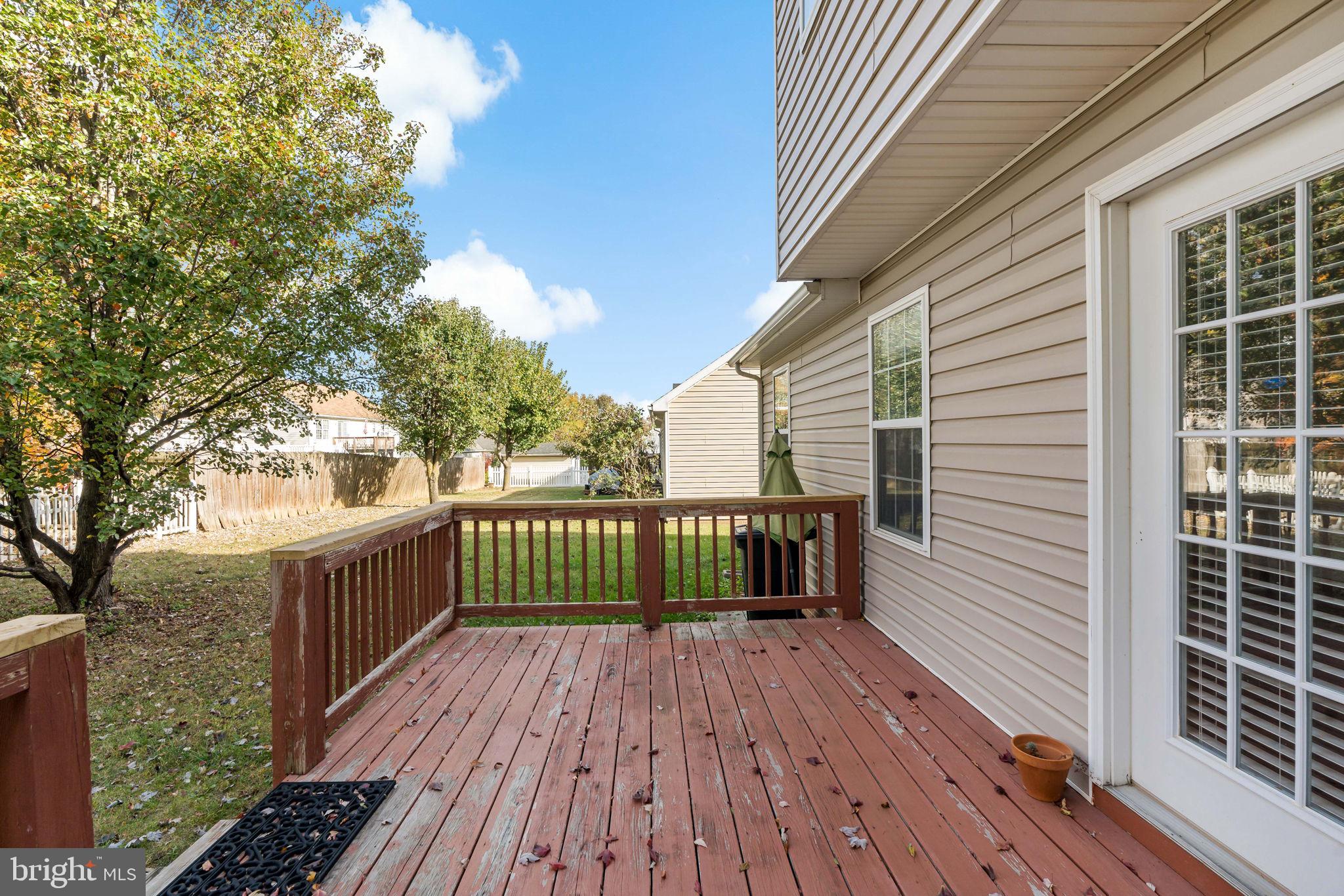 CRESTFIELD - Residential