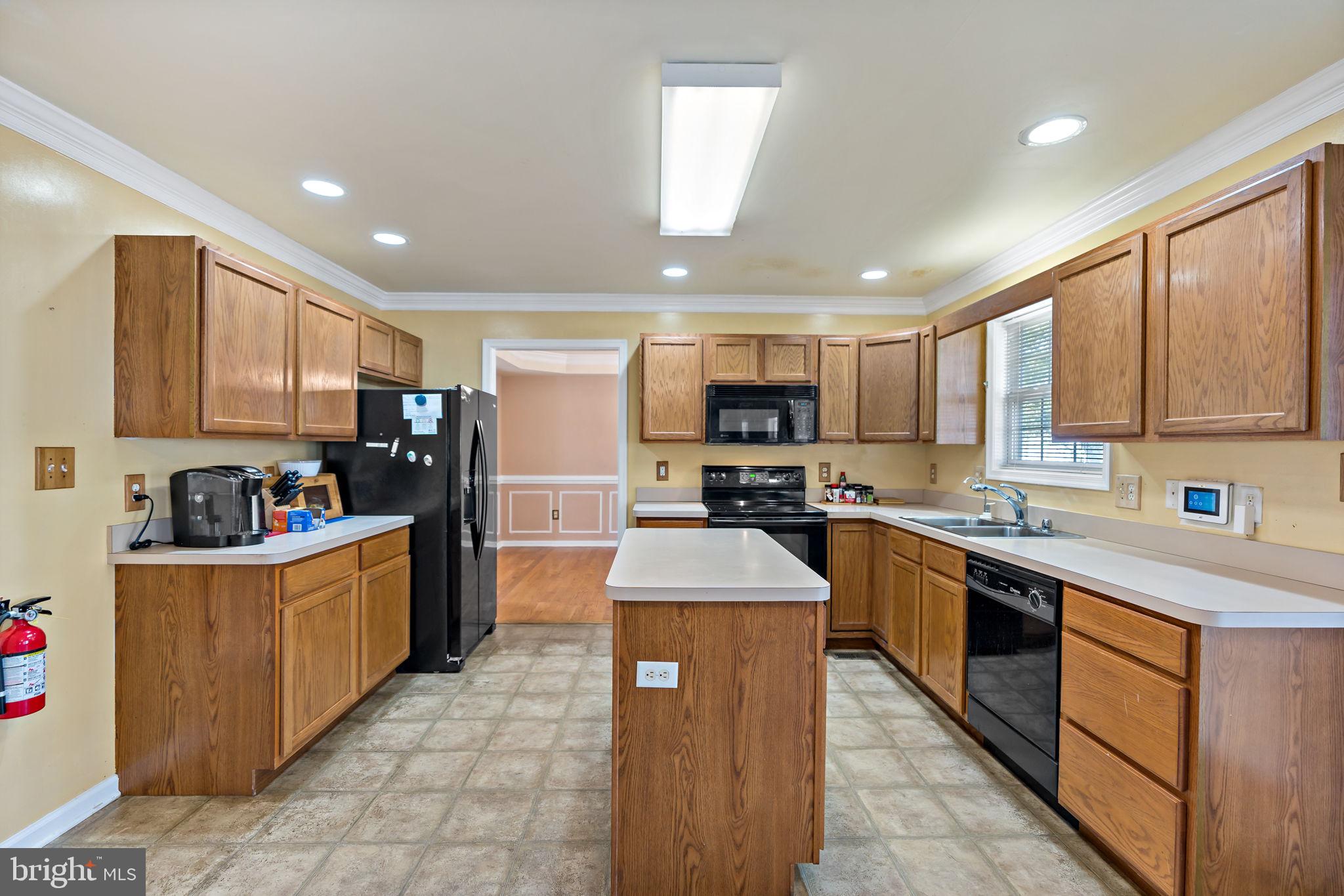 CRESTFIELD - Residential