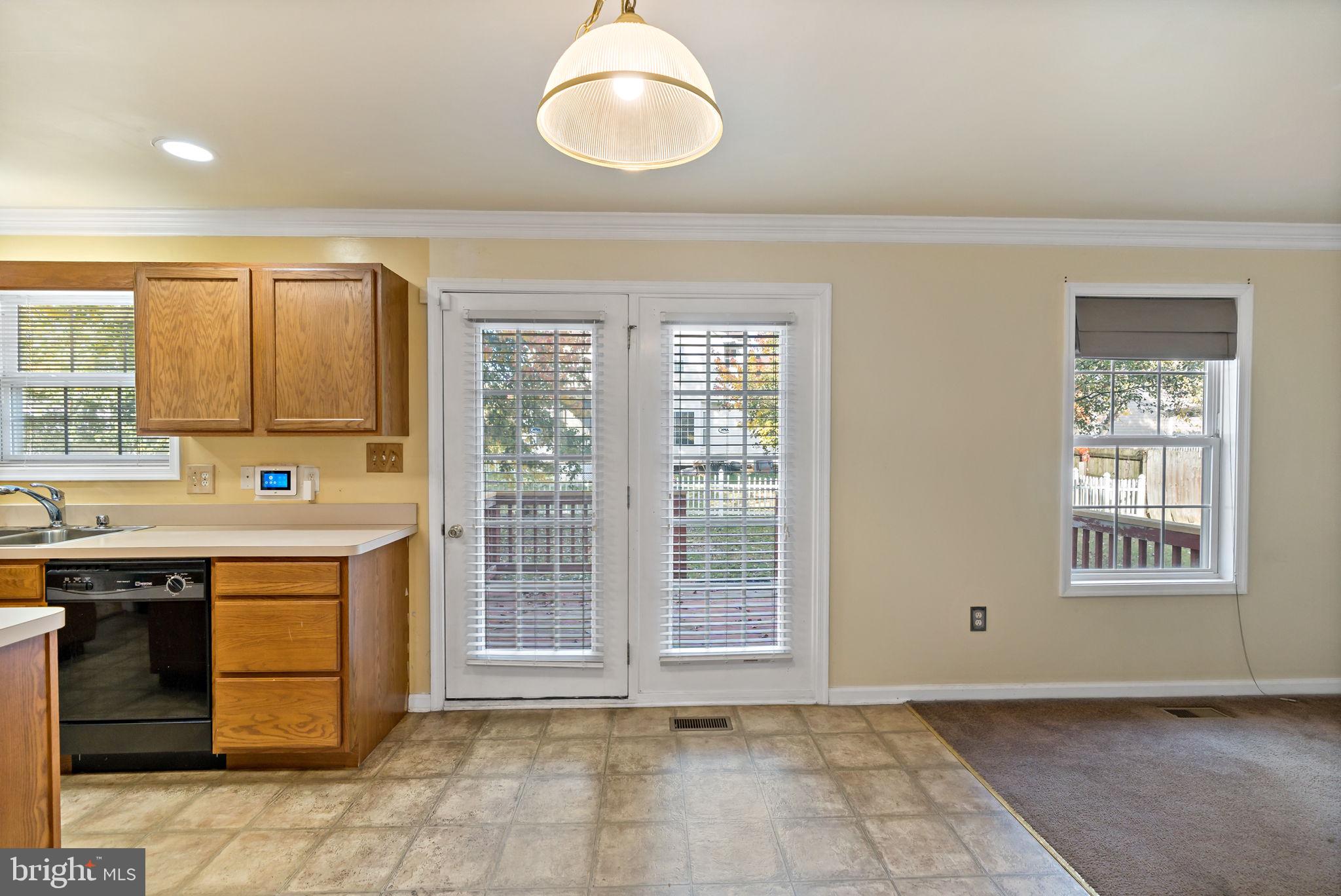 CRESTFIELD - Residential