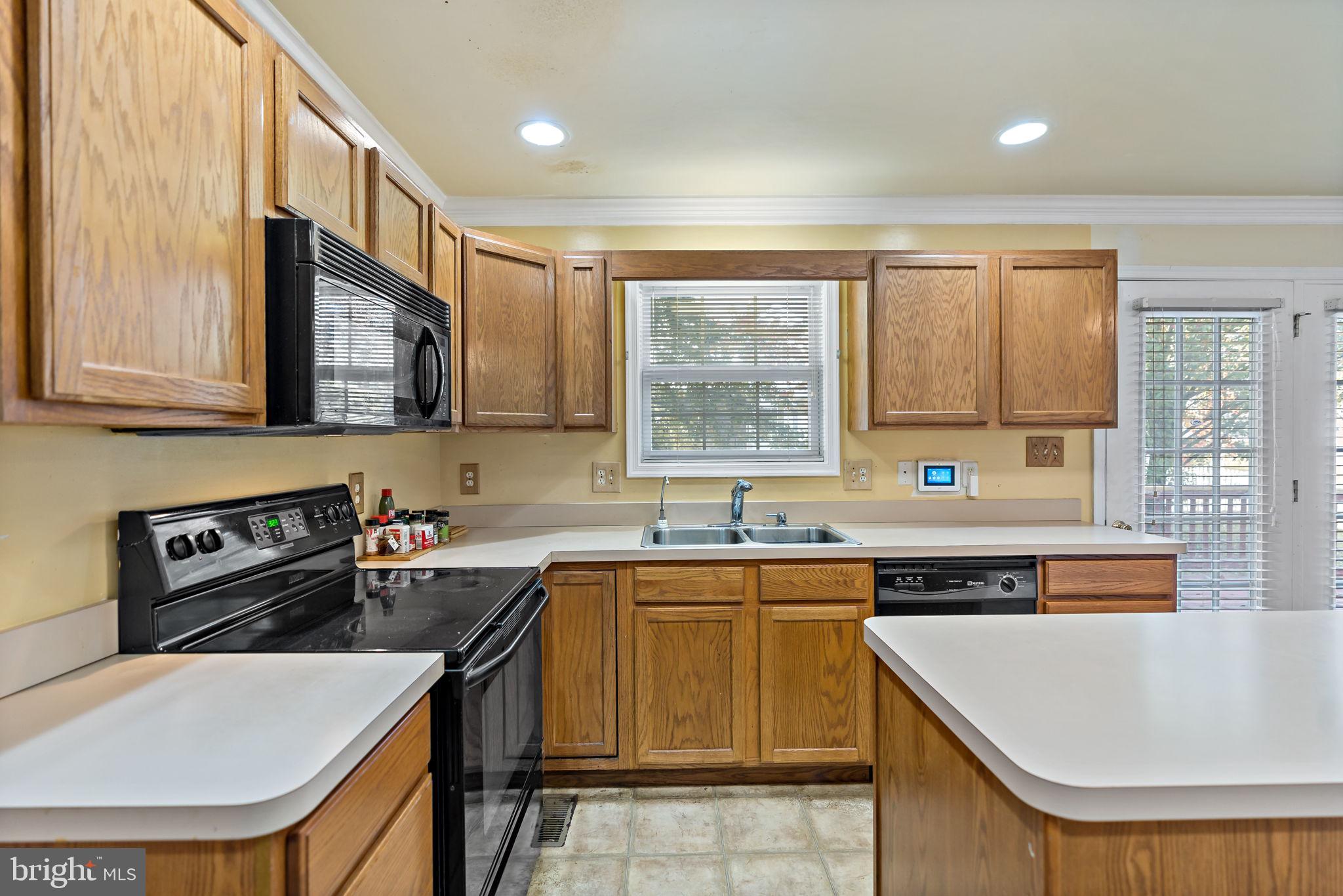 CRESTFIELD - Residential