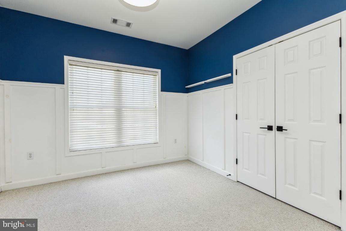 LOCUST HILL - Residential Lease