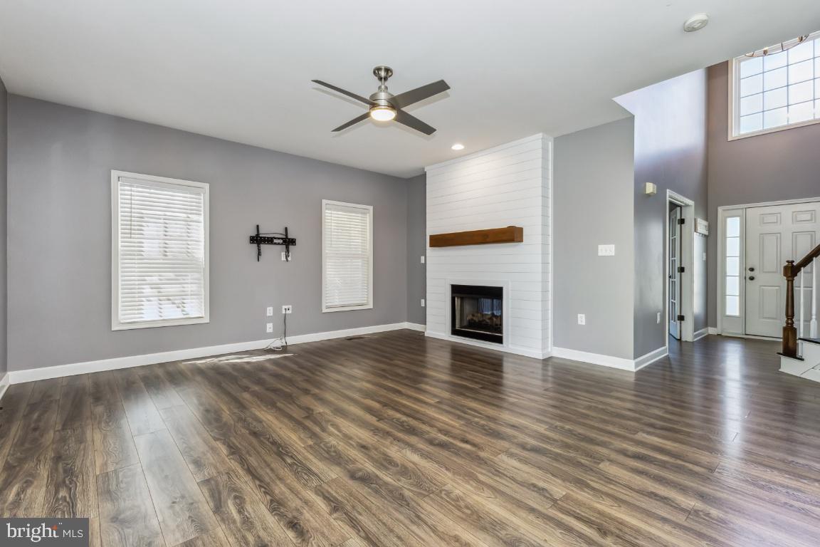 LOCUST HILL - Residential Lease