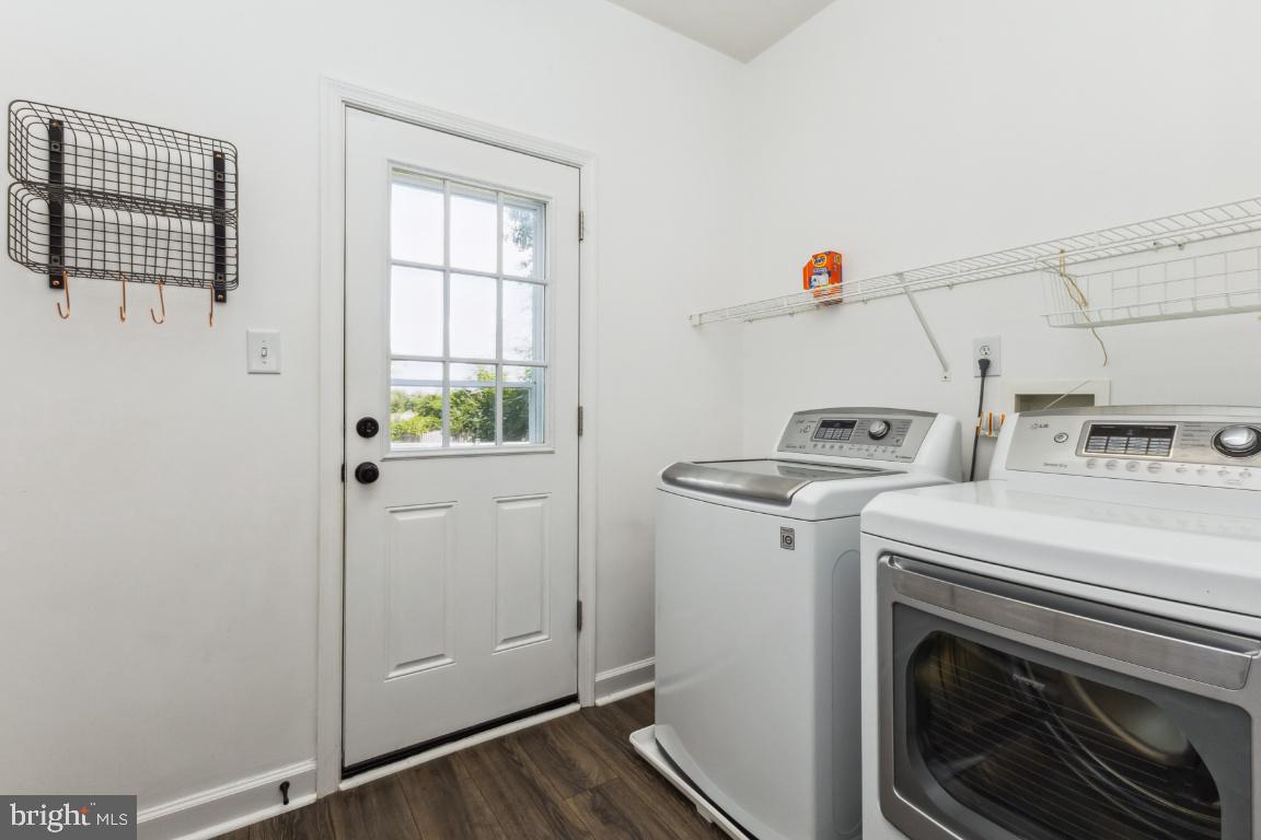 LOCUST HILL - Residential Lease