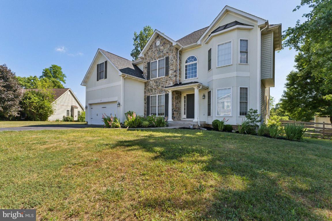 LOCUST HILL - Residential Lease