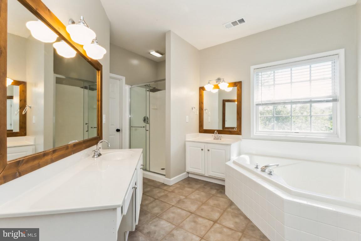 LOCUST HILL - Residential Lease