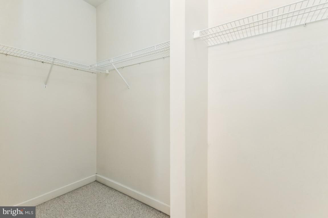 LOCUST HILL - Residential Lease